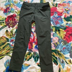 Green men’s lululemon travel / commute pants